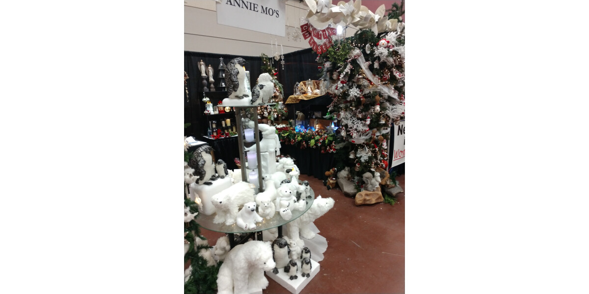 2017 Junior League Christmas Fair El Paso, Texas wall